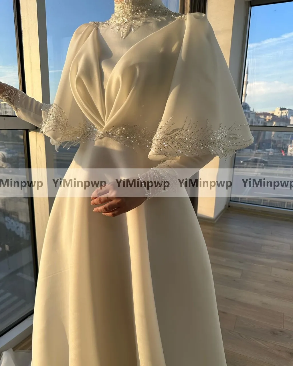 2024 New Wedding Dresses for Hijab Women Muslim Bridal Gowns High Neck Long Sleeves A Line Appliques Beading Sequined Pleats