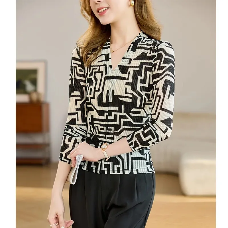 

2025 New Autumn Mesh V-neck Long-sleeved Shirt Tops for Women Slim and Fashionable Bottoming T-shirts