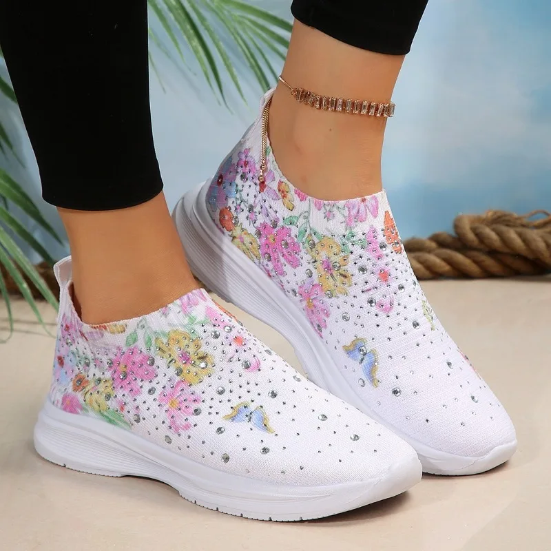 Plus Size Platform Shoes for Women 2023 Autumn New Rhinestones Low Top Women's Slip on Casual Shoes Outdoor Ladies Walking Shoes