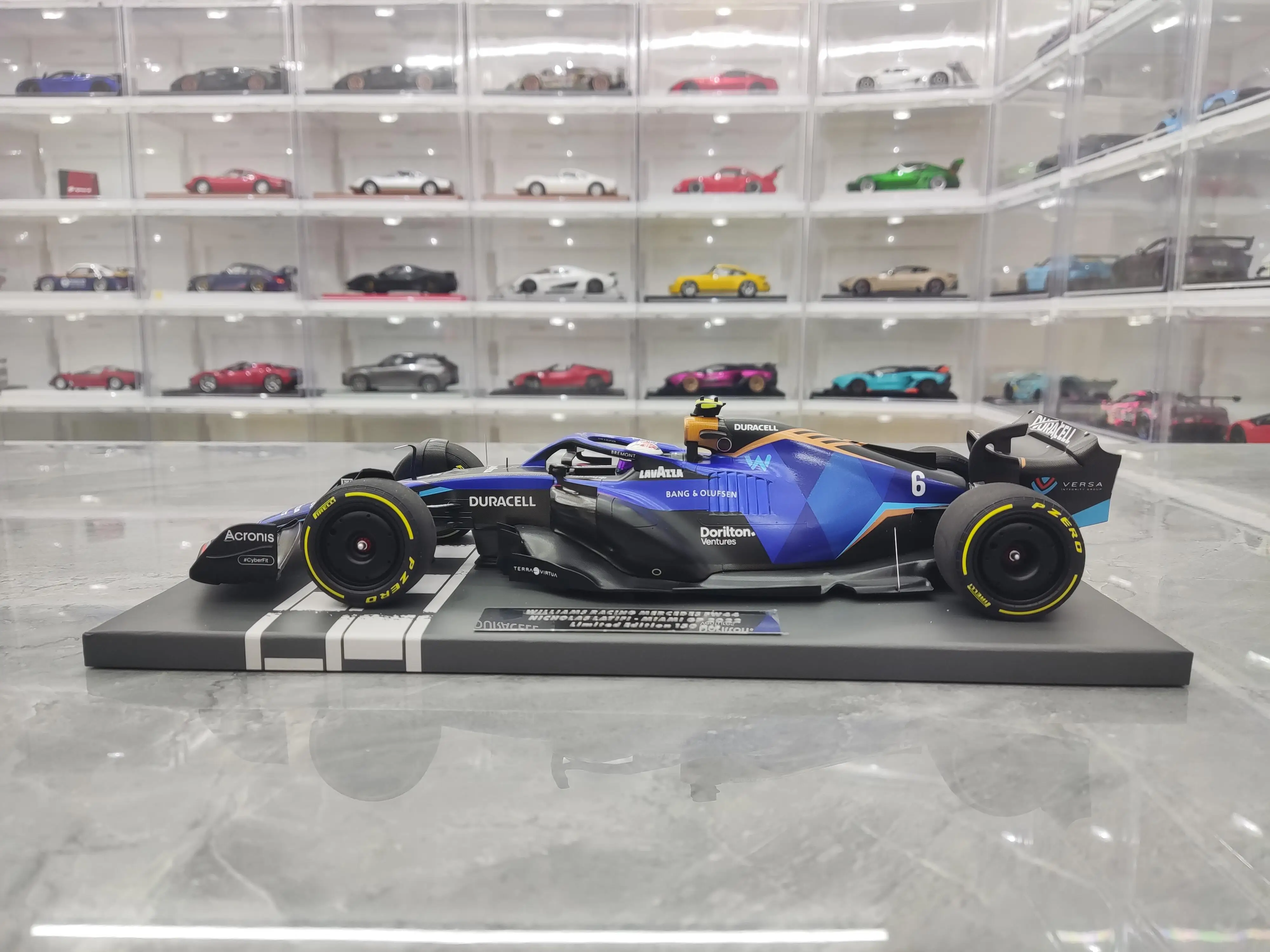 Minichamps 1:18 F1 Williams FW44 Latifi 2022 Miami Station Simulation Limited Edition Resin Metal Static Car Model Toy Gift