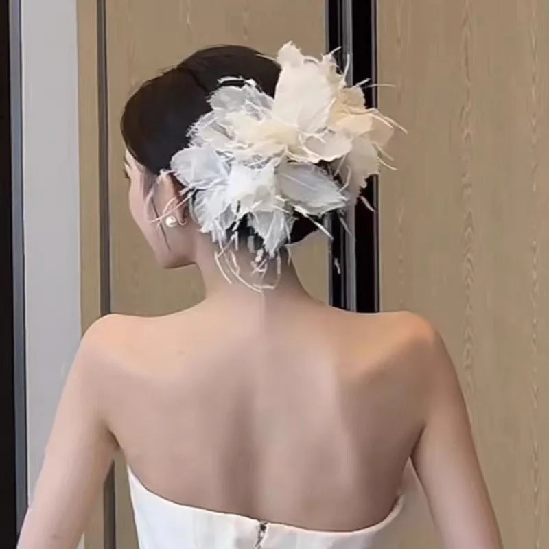 

Hera's New Fairy Three-dimensional Feather Ironing Hair Accessories Bridal Disc Hair Head Flower White Yarn Dress Headdress