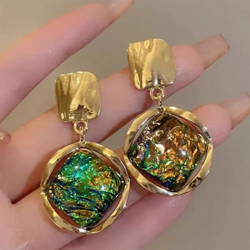 Hollow Frame Green Rhombus Resin Dangle Earrings for Women Vintage Golden Metal Square Drop Earrings Geometry Trendy Jewelry