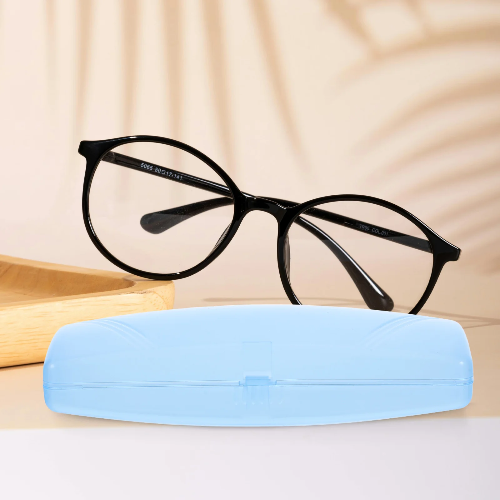 

5 Pcs Eyeglass Protector Case Glasses Sunglasses Lightweight Men and Women Clear