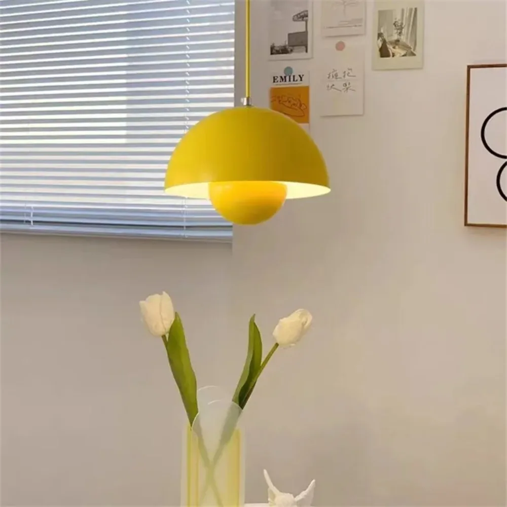 Lampe LED Suspendue en Métal, Design Moderne, Luminaire Décoratif d'Nik, Idéal pour une Salle à Manger, un Café ou une Maison