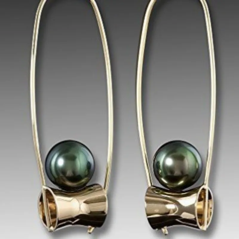 Gorgeous Gold Color Round Green Stone Earrings Ethnic Metal Carving Pattern Dangle Earrings for Women Jewelry