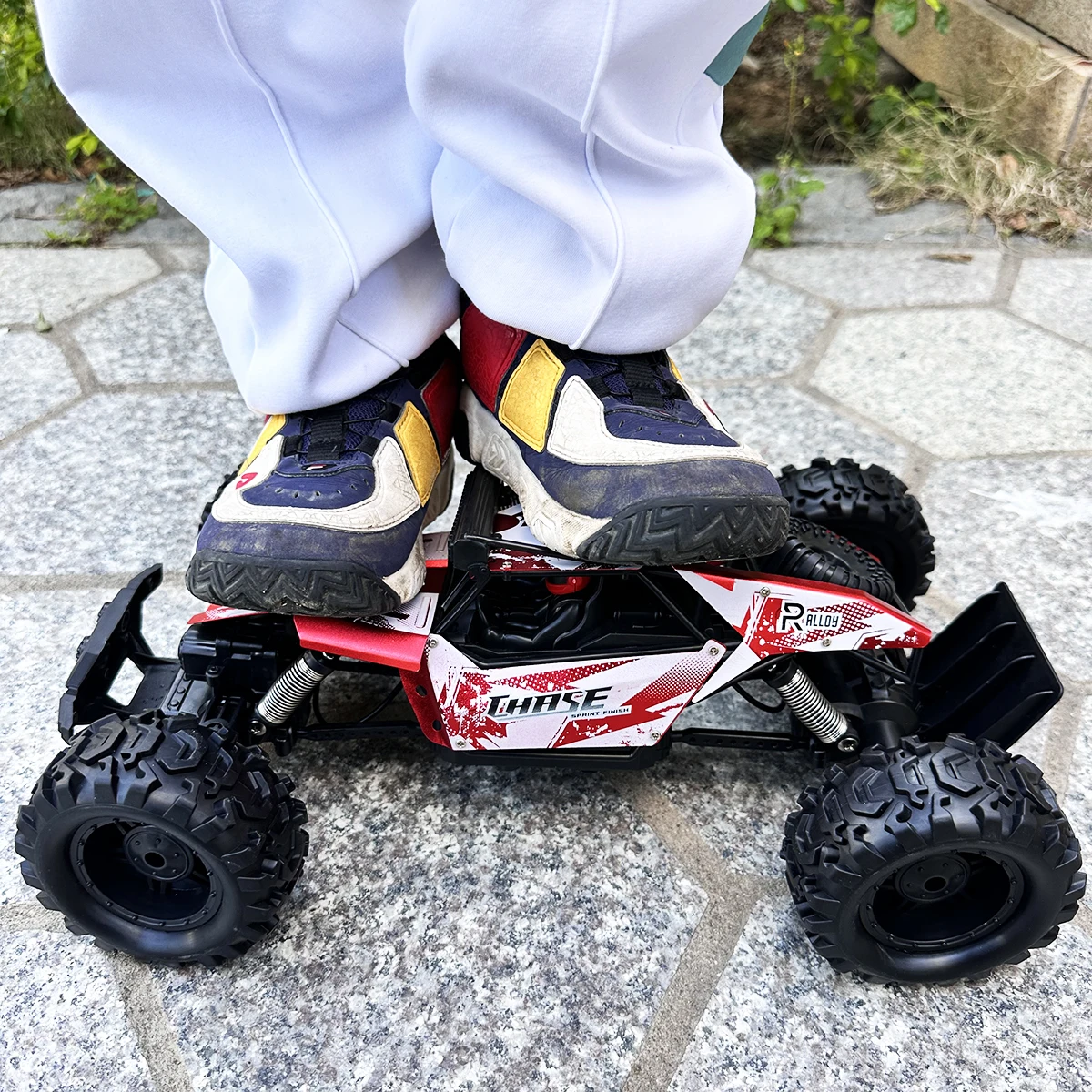 子供用リモコンオフロードバギー,ラジオカー,4WD rcカー,2.4g,男の子用おもちゃ,1:10