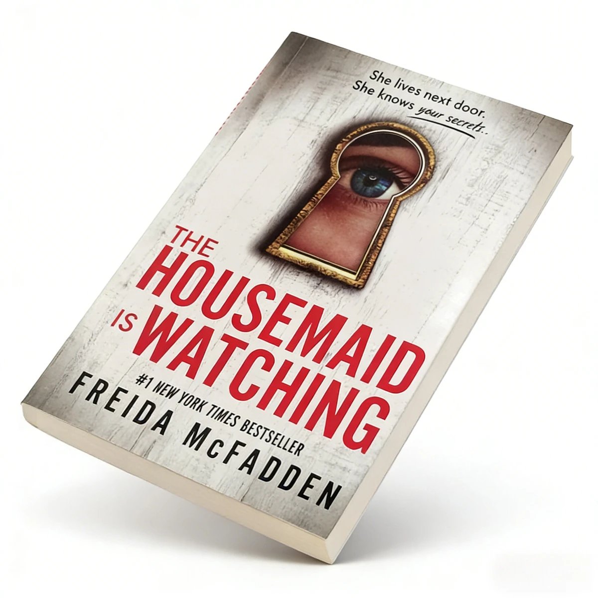 La femme de chambre regarde Freida McFadden : un roman psychologique, un thriller, une fiction d'ang