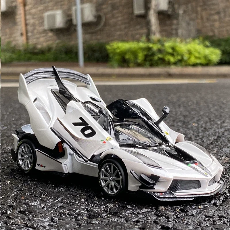 Bburago 1:32  FXX K EVO Acoustic And Light Control Acrylic Transparent Cover Alloy Car Alloy Collection Gift