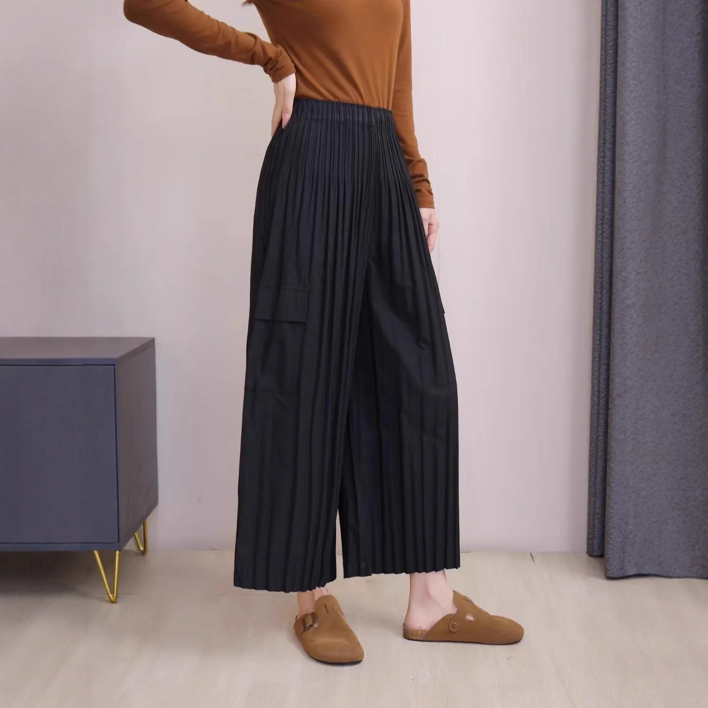 مياكي بنطال كاجوال مستقيم وفضفاض وواسع الساق معلق بطيات