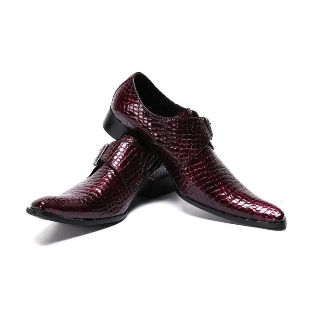 Personality Mens Business Banquet Formal Wear Pointed Leather Shoes Retro Carved Brogue Breathable