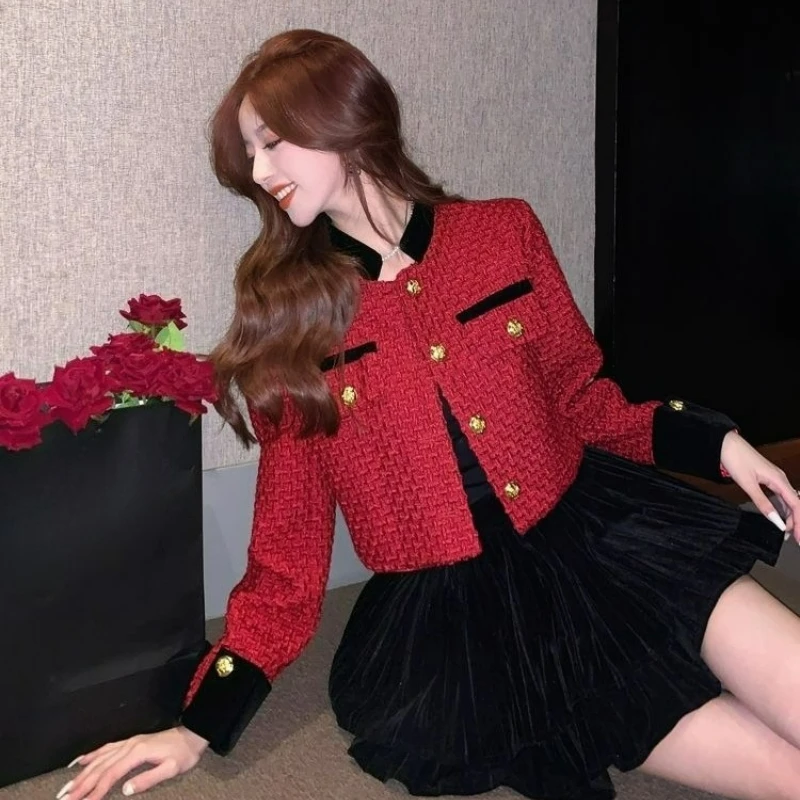 

Xiaoxiangfeng Red Long-sleeved Jacket Women's Spring New French Tweed Short Celebrity Temperament High-end Cardigan Top