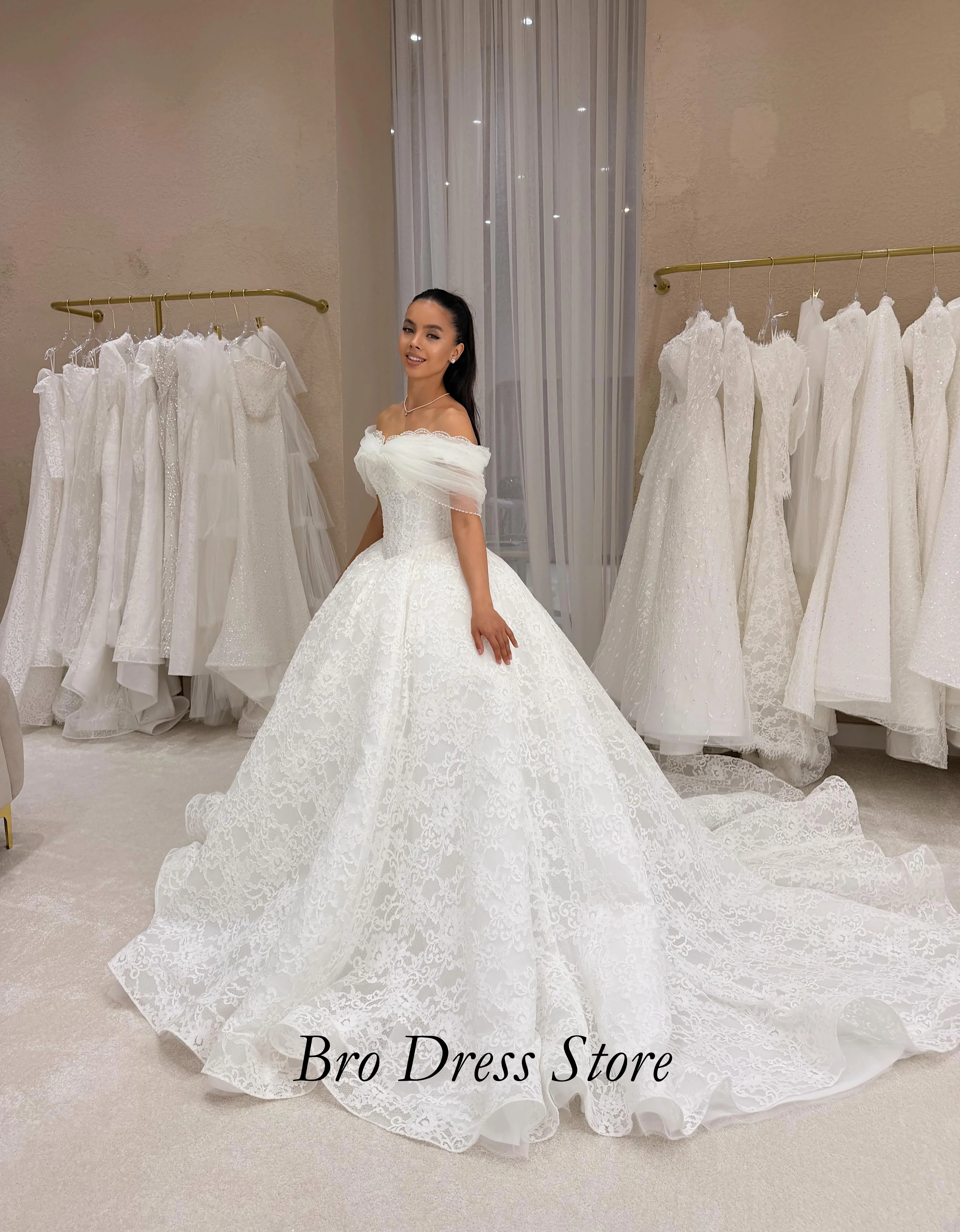 Customized 2027Elegant Lace Wedding Dress Off Shoulder Princess Ball Gown Luxury Bridal Dress With Long Train Vestido De Noiva