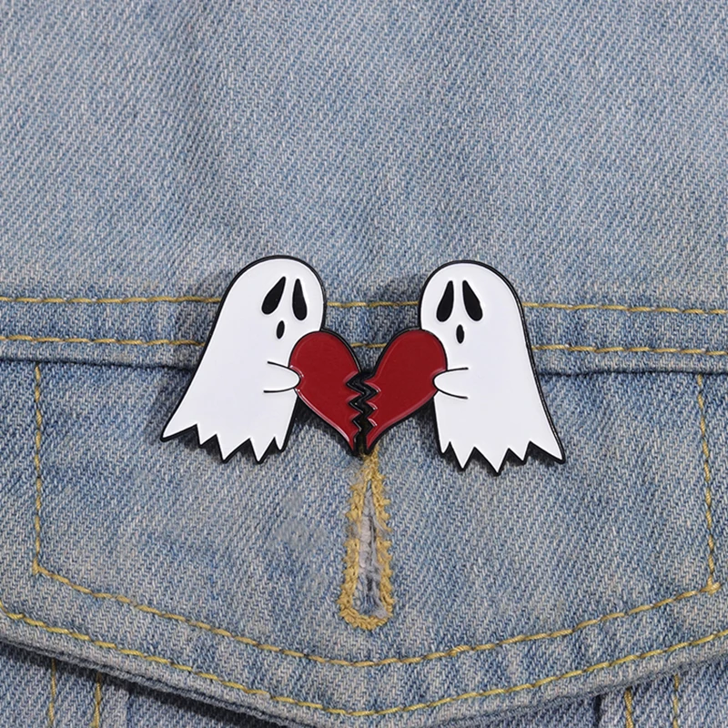 Alfileres esmaltados de corazón fantasma, juego de broches personalizados, insignias de solapa, joyería gótica de dibujos animados, regalo para niños y amigos