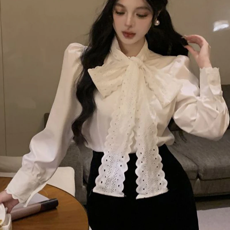 

Elegant Sweet White Blouse Women French Vintage Gentle Lace Bow Shirt Long Sleeve Casual Loose Fashion Spring Fall Chic Top