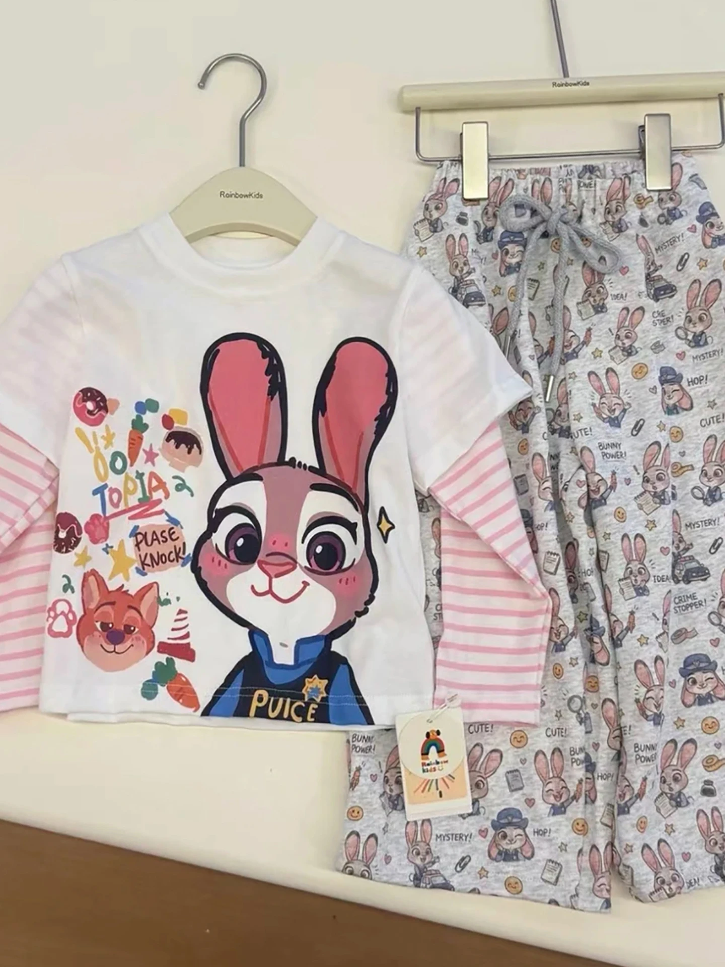 愛らしいアニマルシティキッズスプリングセットかわいいジュディトップとパンツのツーピーススーツ小さな女の子向け通気性軽量耐摩耗性