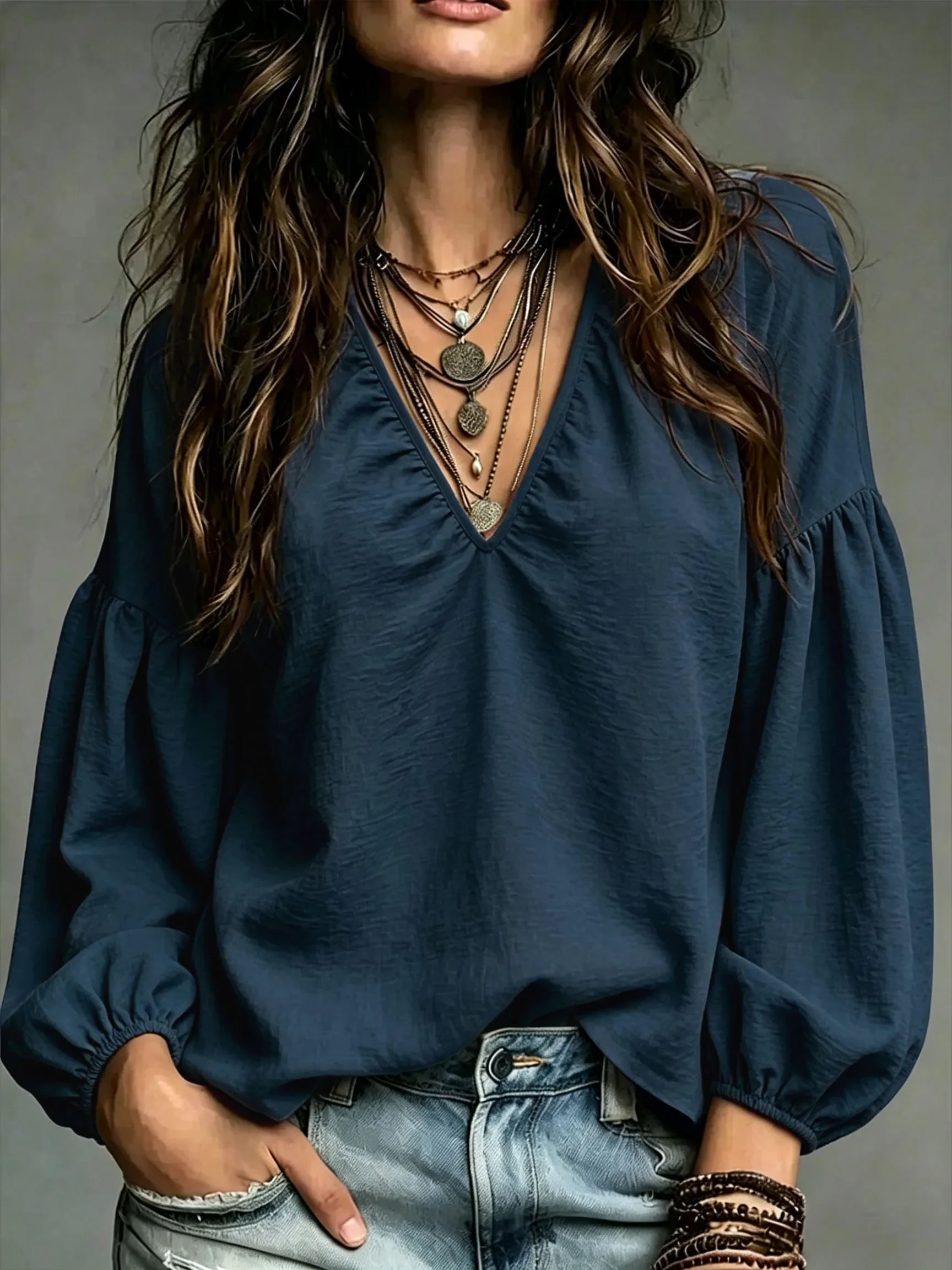 A Casual Pure Color V-neck Pleated Women's Top, Loose Fit, Comfortable Fabric, Suitable for Dates and Vacations.