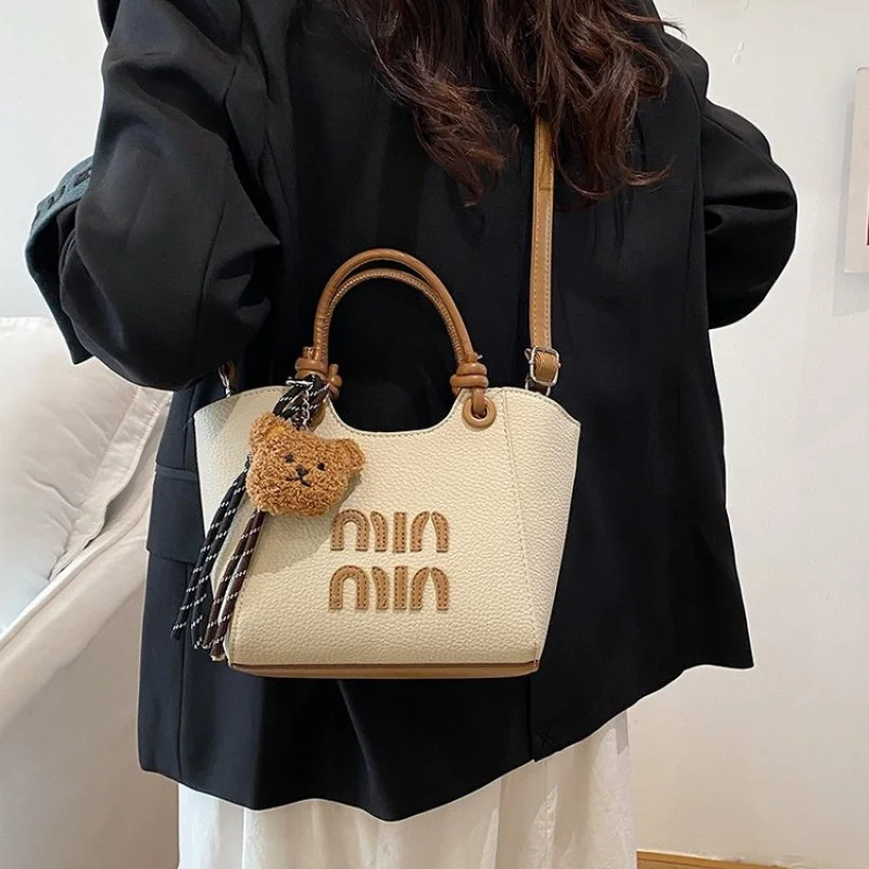 

Large Capacity Travel Backpack Water Resistant USB Charging Port Multifunctional Luggage Bag For Hiking Weekend Trip