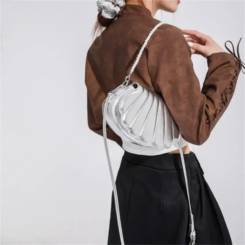45BE ผู้หญิง PU Crossbody Bag chain chain กระเป๋าเงินกระเป๋าถือ Shell Shole Bag Shell