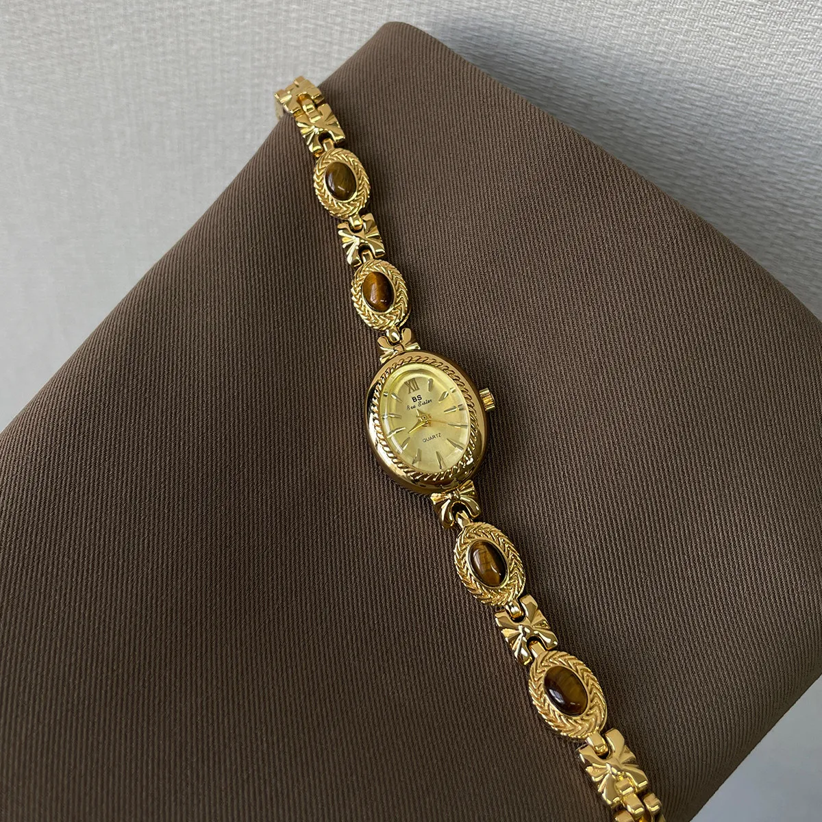 Women's Luxury Watch Vintage Gold Tiger Eye Stone Bracelet Oval Dial Watch Elegant Fashion Quartz Wristwatch Reloj Mujer