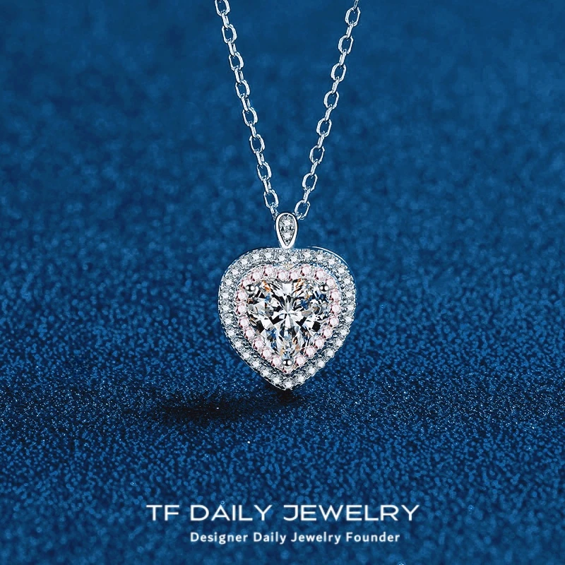 

Heart Style 18K White Gold Necklace for Women Rose Gold Inlaid 1 Carat Moissanite Diamond Girlfriend Birthday Gift Fine Jewelry