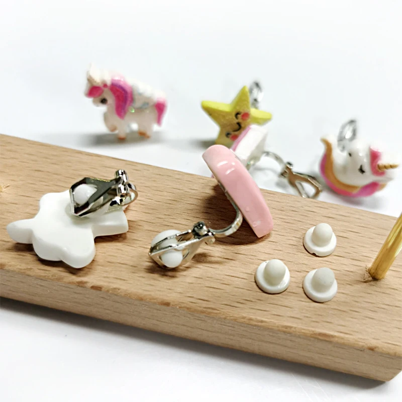 Christmas Gift for Children Non Piercing Girls Kids Earrings 5PRS Mixed Cute Unicorn Panda Cat Clip on Earring