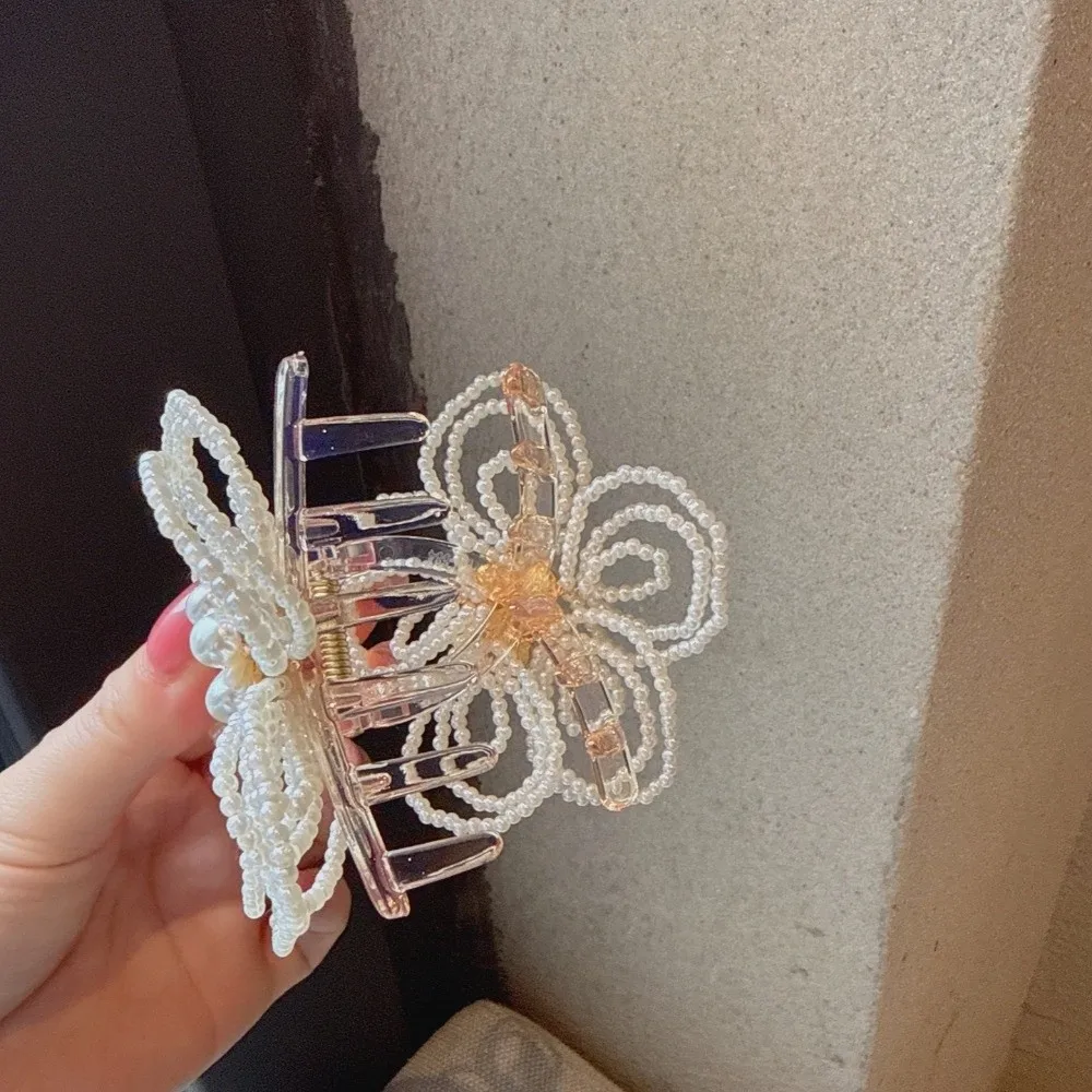 

Waterproof Pearls Flower Shark Clip Sweet White Grain-like Beads Hair Claw Headwear Exquisite Handmade Beads Hairgrips Girls