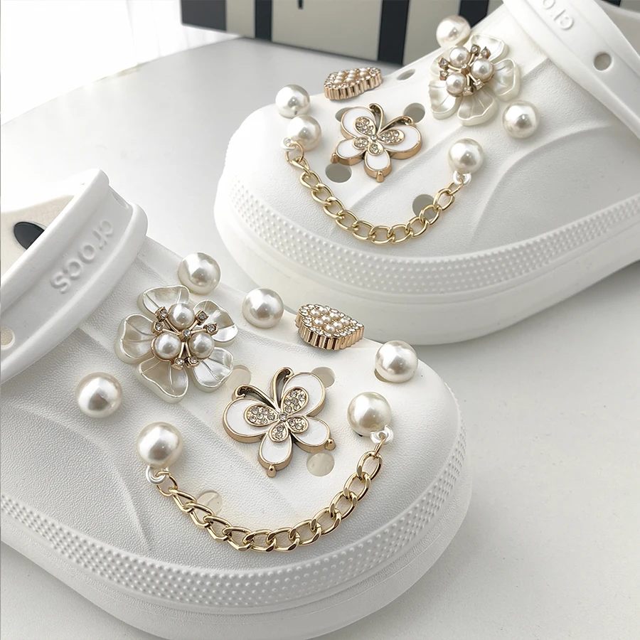 16pcs Pearl Daisy Butterfly Shoe Charms Pins Suitable For CROCS Clogs Garden Shoes DIY Shoes Decoration Party Gift Idea