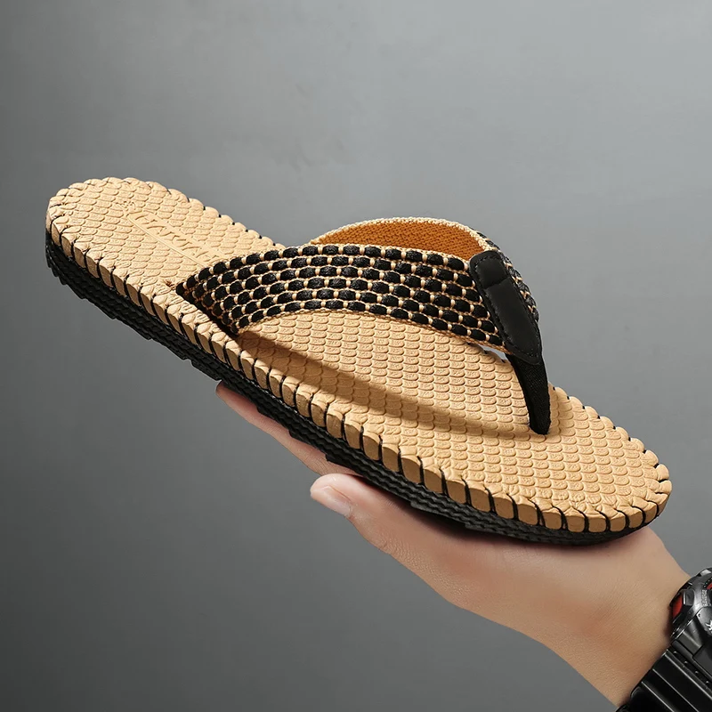 New large-sized, fashionable and casual men's sandals with thick soles and light weight, outdoor hiking wading men's flip-flops