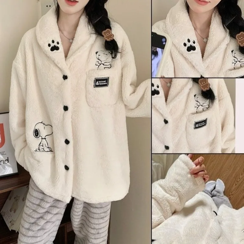 Cartoon Snoopy Patt…