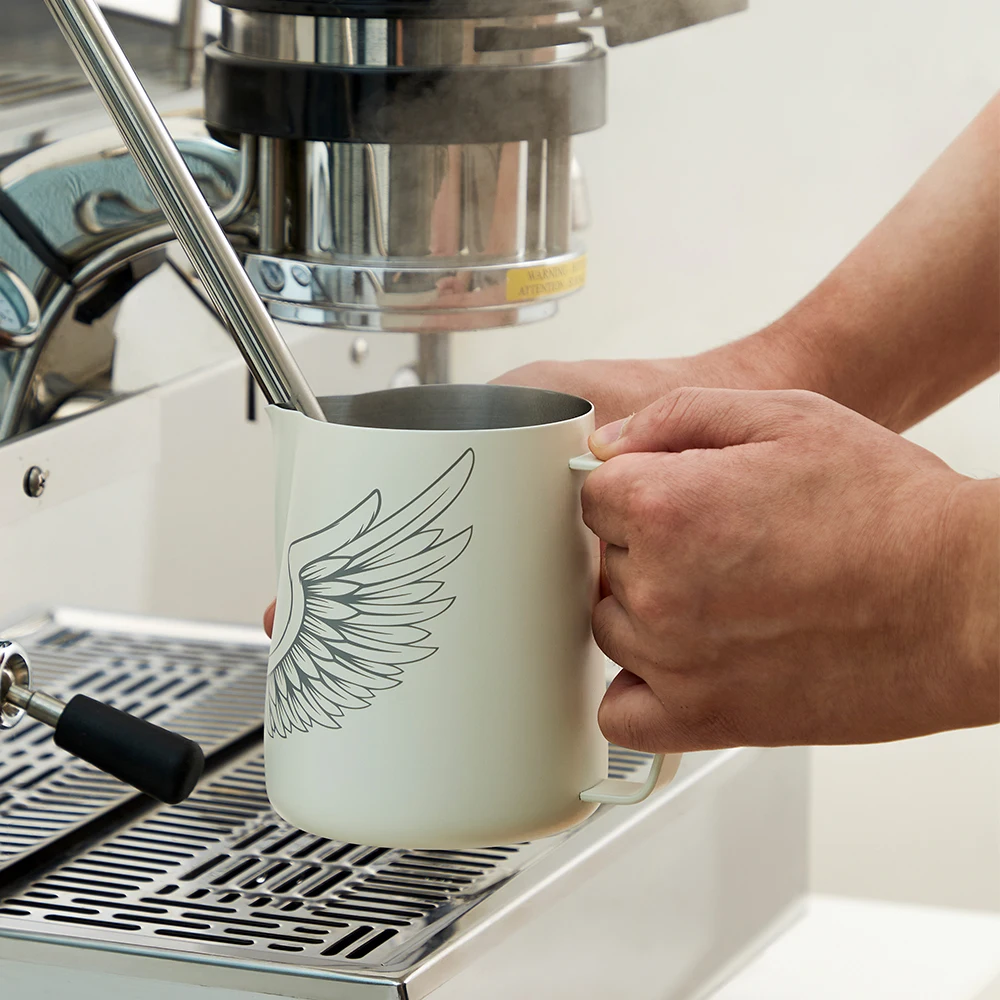 zeroHero 600ml Milk Frothing Pitcher SUS304 Stainless Steel V-Spout Latte-Art Jug with Ergonomic Handle for Home Baristas Coffee