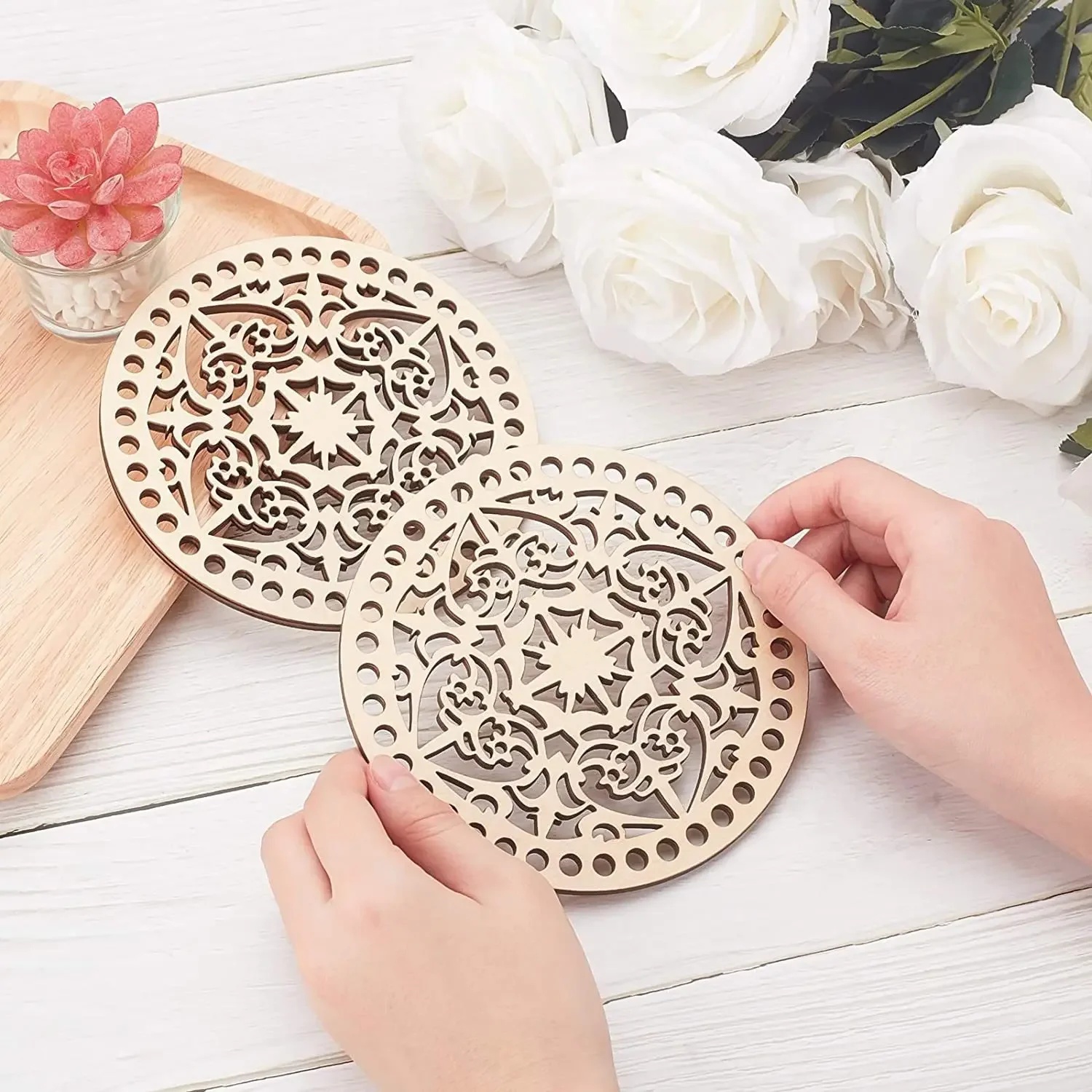 2Pcs Wooden Round Hollow Floral Crochet Basket Base Basket Bottom for DIY Embroidery Craft Floss Organizer Weaving Bag Making