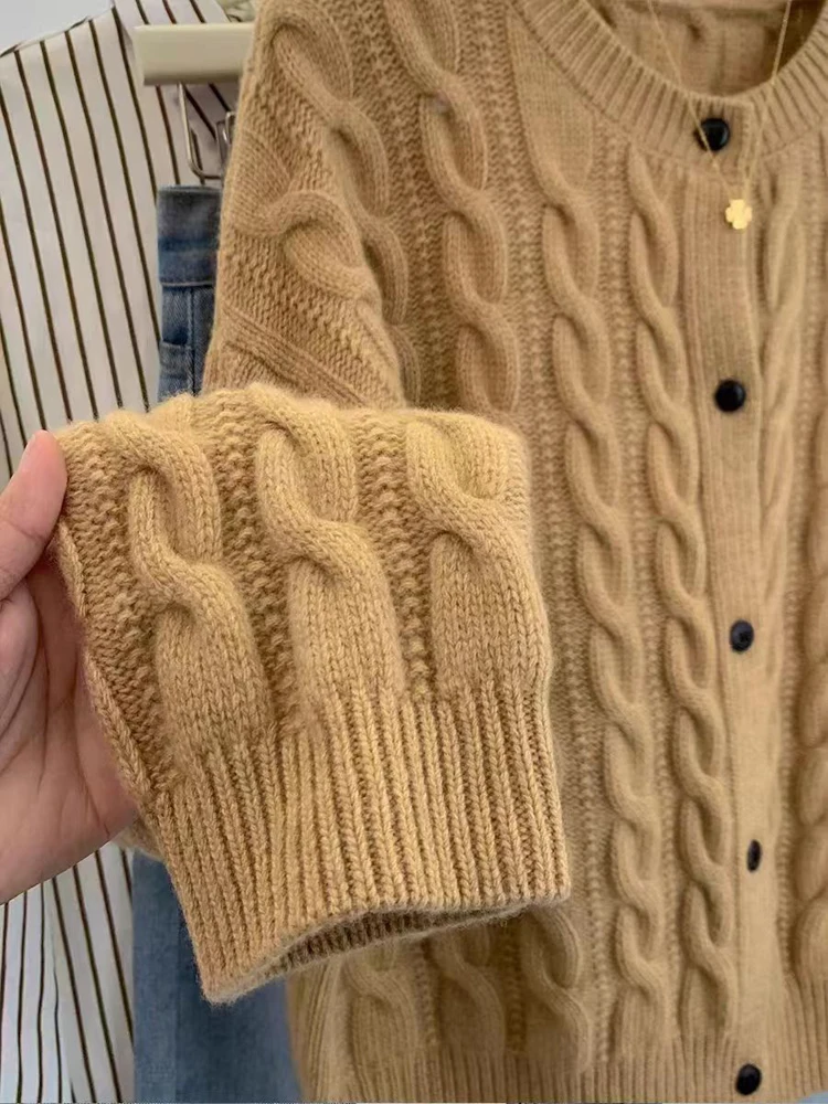 

New cashmere sweater cardigan ladies thick twist sweater in autumn and winter 100% cashmere sweater coat.