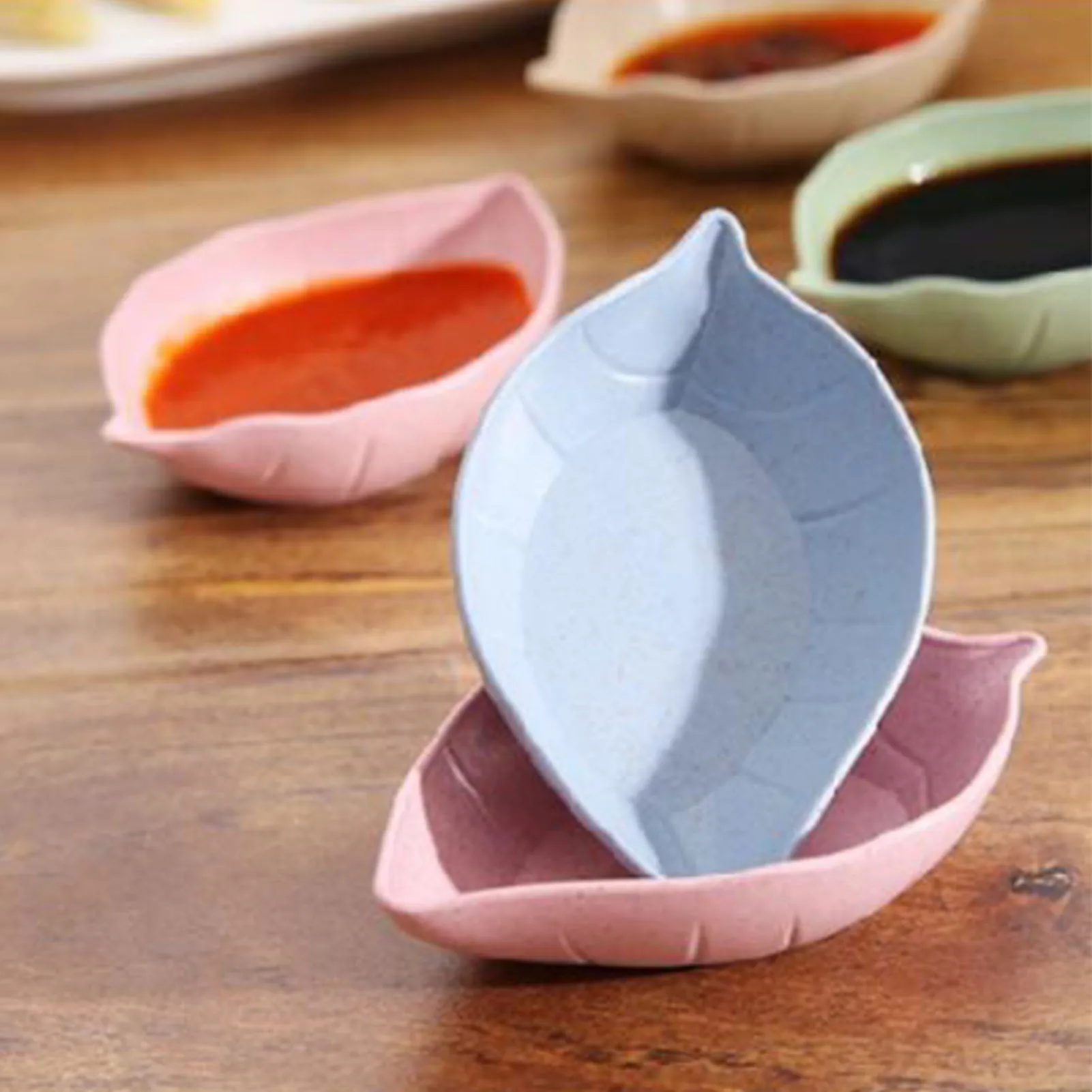 Leaf Shaped Dish Small Dish Versatile Leaf Shaped Refreshing Color Seasoning Dish for Home Kitchen Snack Plate Dish