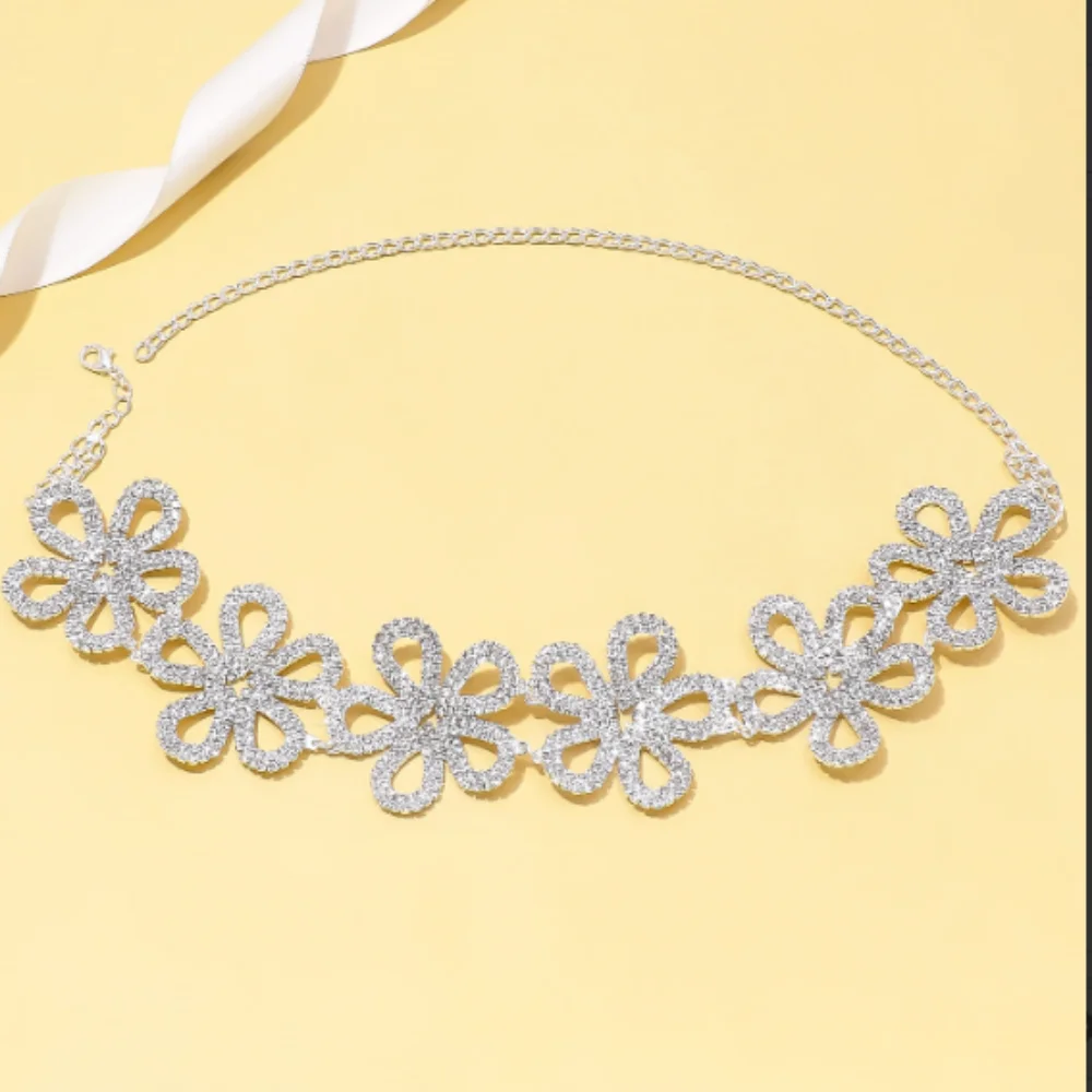 Hollow Flower Crystal Choker Wedding Clavicle Chain Accessories Christmas Gift Fashion Rhinestone Collar Necklace for Women