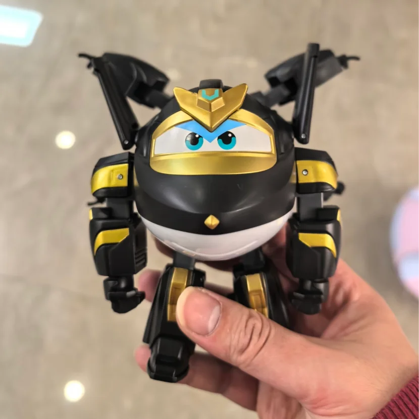 新入荷 スーパーウィングス アニメ フィギュア ハンガー販売 大変身ロボット デスクトップモデル おもちゃ 男の子への誕生日プレゼントに最適