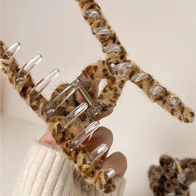 Fluffy Plush Faux Fur Big Crab Hair Claw Clips Women Girls Winter Ponytail Holder Hair Barrettes Clamps Hair Accessories Cheap