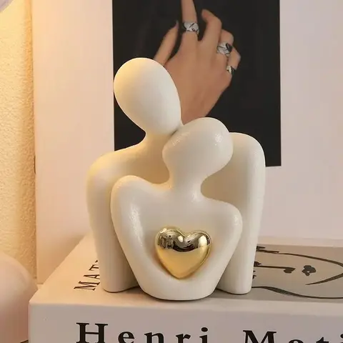 1 Piece Romantic Love Embrace Statue Ornament Pottery Couple Set Bedroom Interior Decoration Valentine's Day Gift