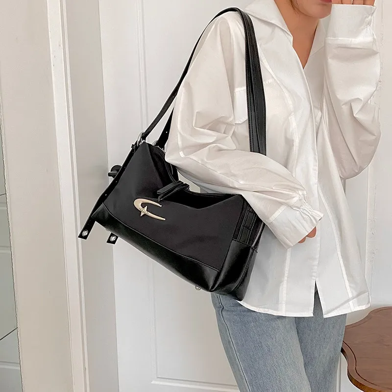 

Casual High-End Crossbody Bag with Unique Style - Niche Trendy Exquisite Versatile Design for Women's Sweet Retro Looks