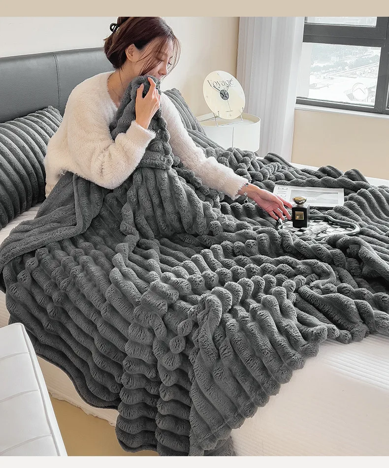 2025 Herbst- und Winter-Neuheit: Einfarbige Decke aus Imitatkaninchenfell, Verdickte Decke, Zieh-Milchfleece-Decke, Ohne Kissenbezug – Detail 12