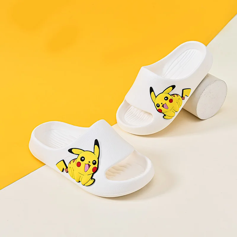 Kawaii Pokemon Pikachu pantofole da bagno per adulti bambini Cartoon Summer Beach pantofole antiscivolo Soft Slipper uomo donna regali