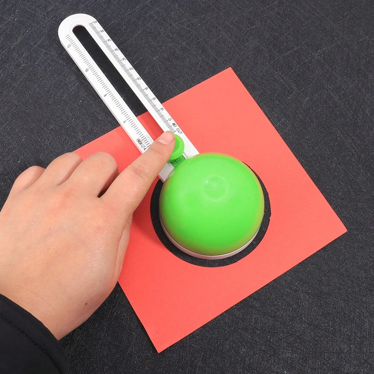 1 taglierina per carta rotonda verde, utensile da taglio manuale che può essere ruotato, biglietto d'auguri fatto a mano, posizionamento in cartone, carta rotonda