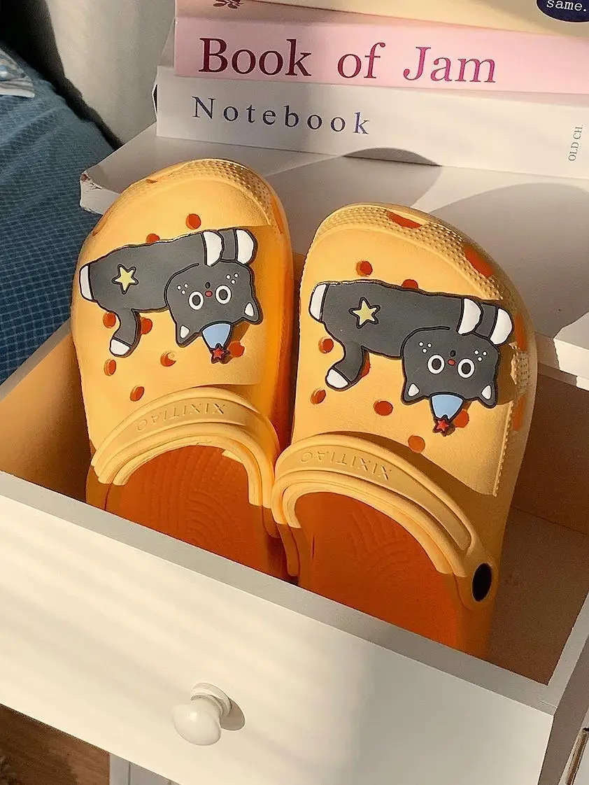 

Women Slippers Beach Garden Shoes Cute Cat Hole Shoes For Men And Women Summer EVA Beach Vacation Couple Cute Cool Slippers