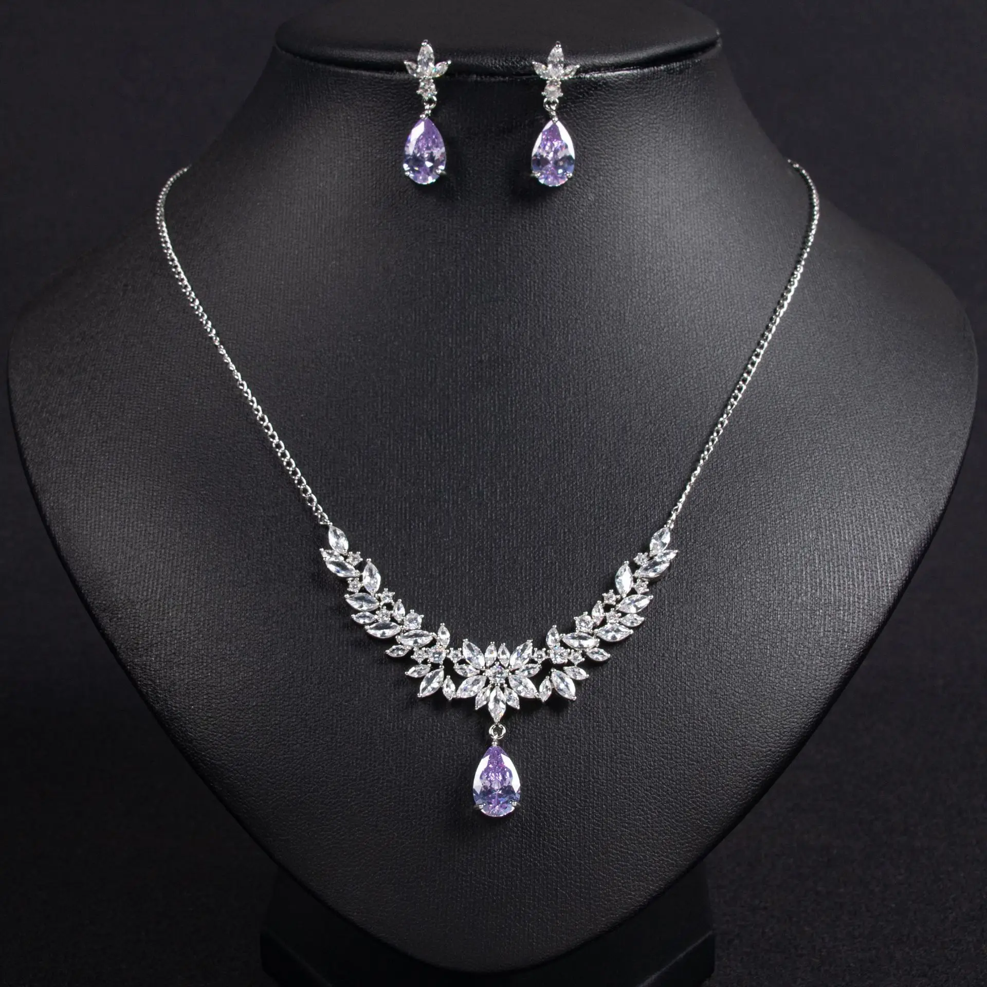 

High-end Shiny Zircon Necklace Women's Clavicle Chain Minimalist Earrings Set Bridal Dress Accessories Jewelry Gift Trends