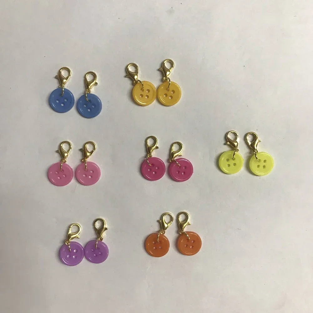 

28PCS Flat Round Button Stitch Markers Acrylic Crochet Lobster Clasp Charms Locking Stitch Marker with Wine Glass Charm Ring