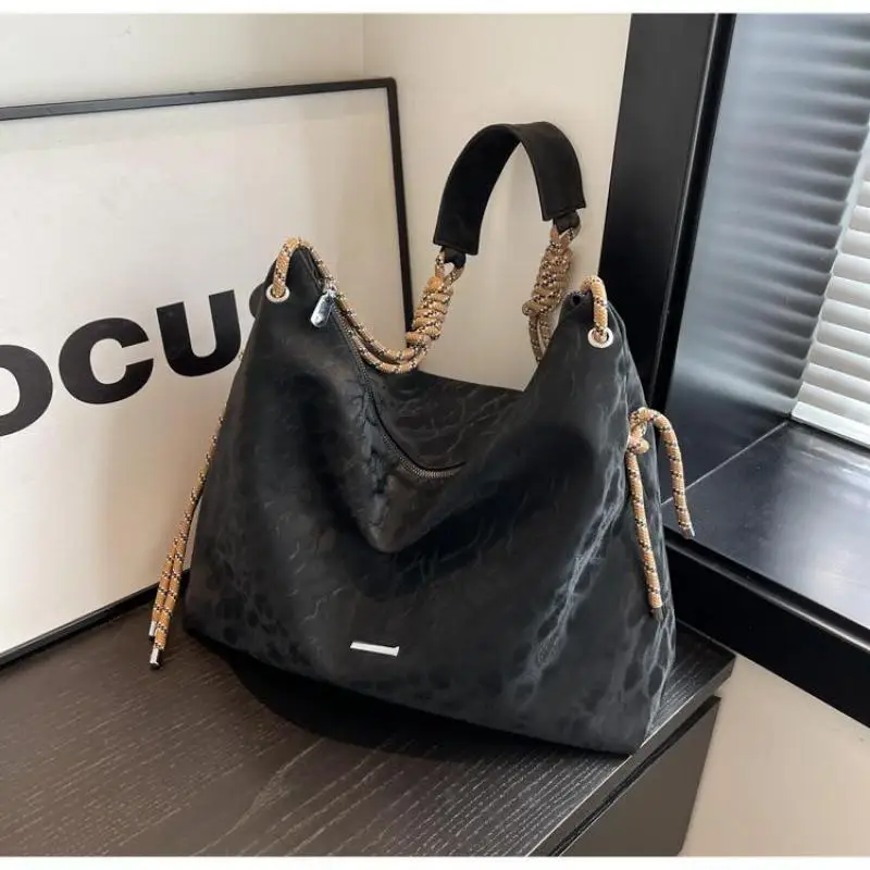 2024 Trend Water Ripple Big Bucket Bags For Women Female Designer Silver White Shoulder Bag Handbags Hobo Bag Crossbody Bag