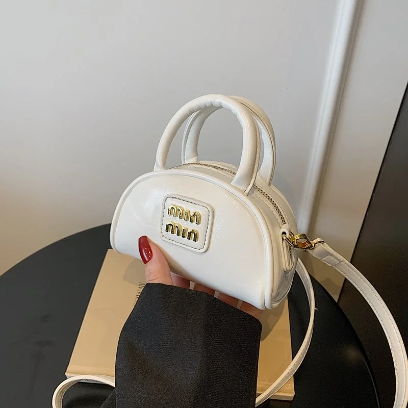 

Premium Minimalist Commuter Tote Bag - High-End Crossbody Design With Vintage Inspired Leather & Unique Letter Logo