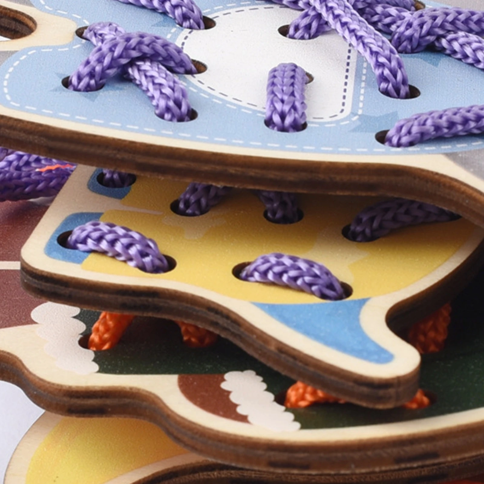

Wooden Animal Lacing Toy Printed Animal Lacing Board Fine Motor Threading Toy Smooth-Cut Edges Fine Motor Board Colored