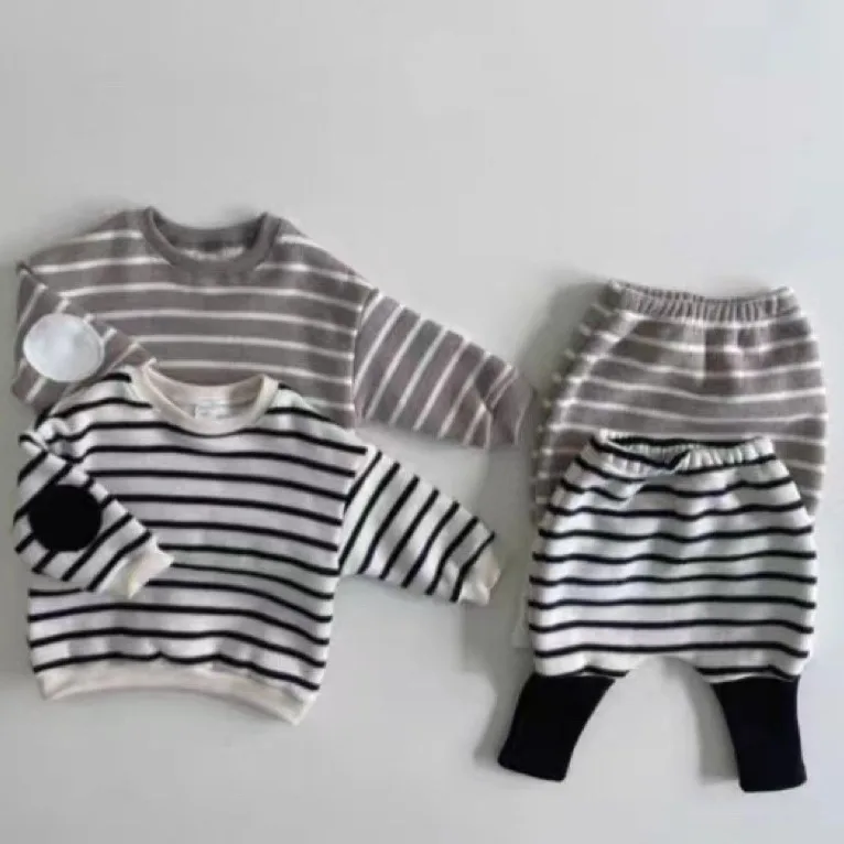 

Fashion Striped Thicken Plush Baby's Sets 2024 Korea Style Warm Baby Boy Clothes New Born Baby Items Top Pant 2Pcs Set