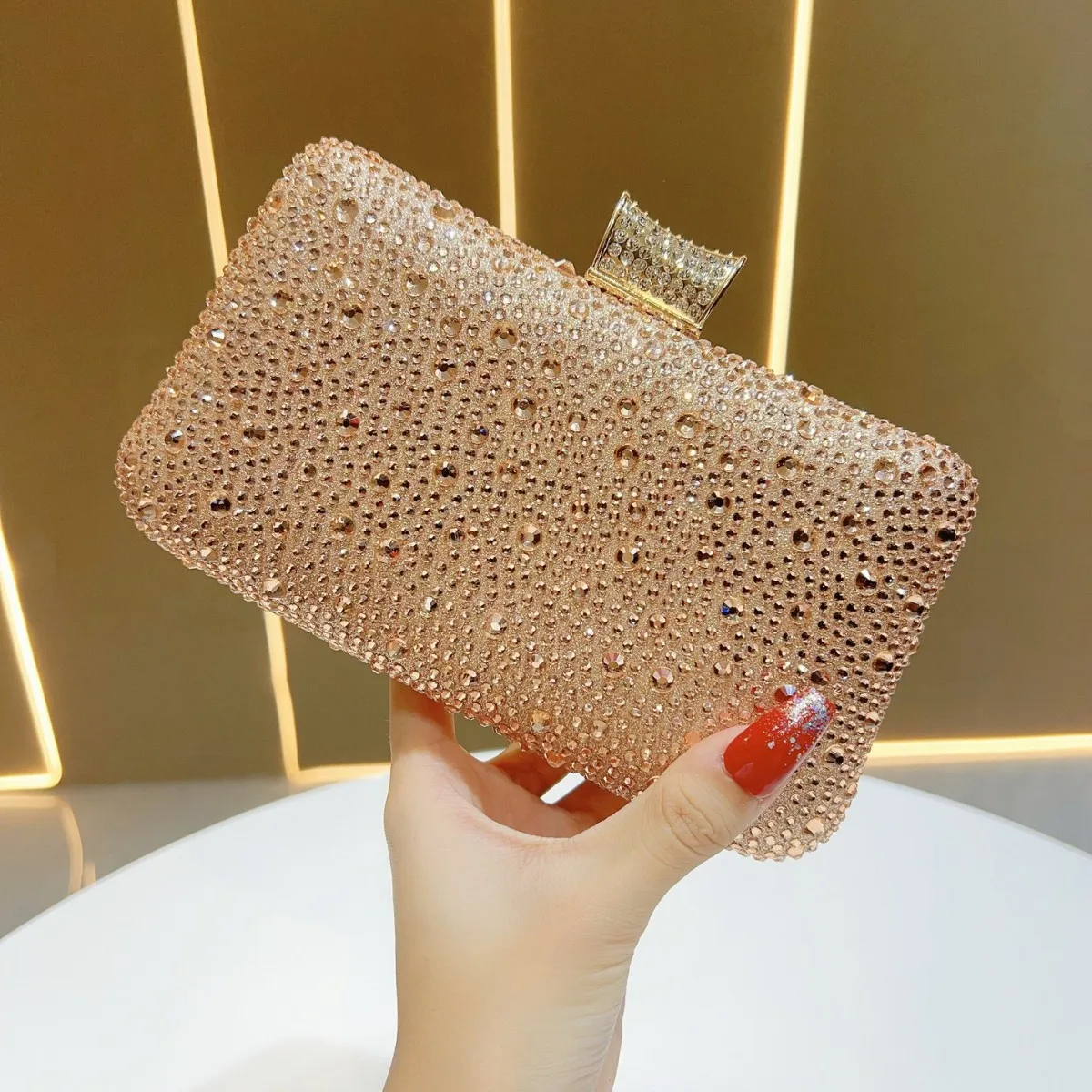 

New women's banquet bag, celebrity , luxury chain , full of diamonds, high-end light luxury clutch bag