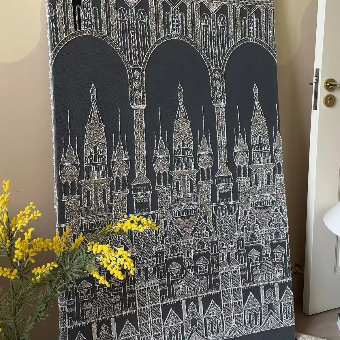 نسيج مزخرف من الدانتيل على شكل قلعة مطرزة، يستخدم لوحات المدخل، وستائر الخلفية، وإكسسوارات تزيين الخلفية #3